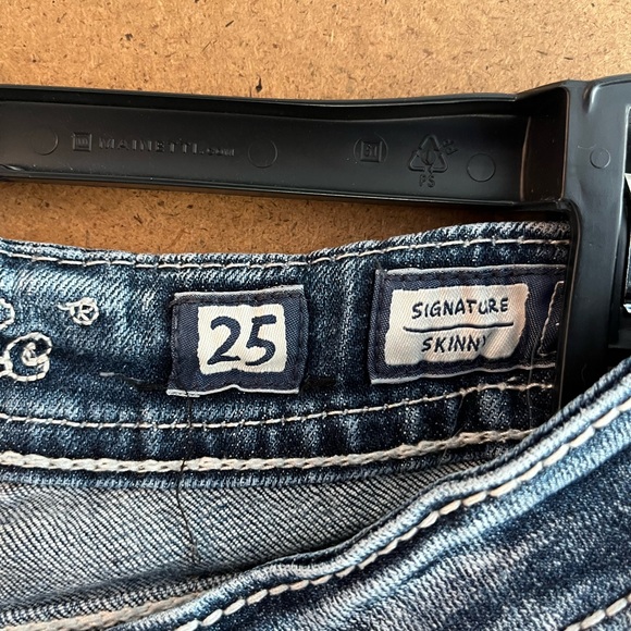 Miss Me Signature Skinny Jeans - Picture 4 of 5